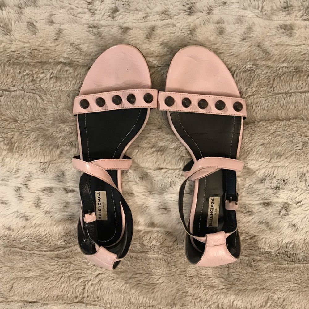 𝅺: : BALENCIAGA Studded Strappy Flat Sandals : : - Picture 6 of 8